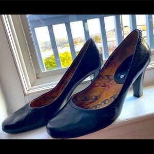 CELINE Black Patent Leather Heels 37 1/2